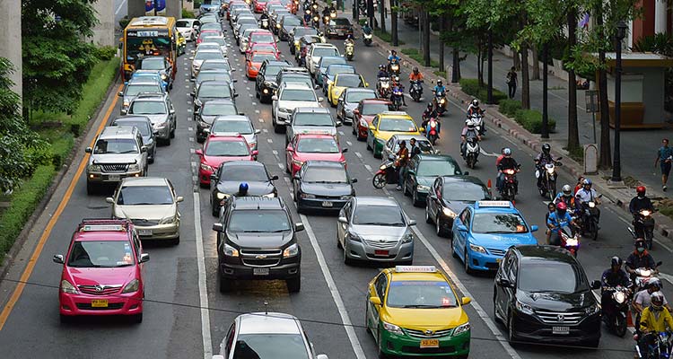 Cut-off town suffers ‘90% traffic jam’